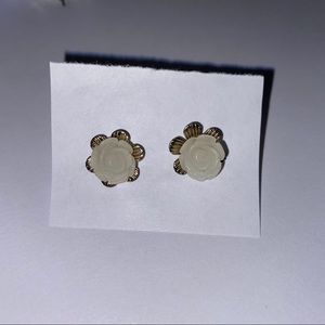 Off White Flower Stud Earings